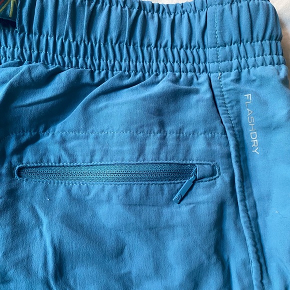 The North Face Hiking Shorts with Adjustable Belt - Picture 8 of 9